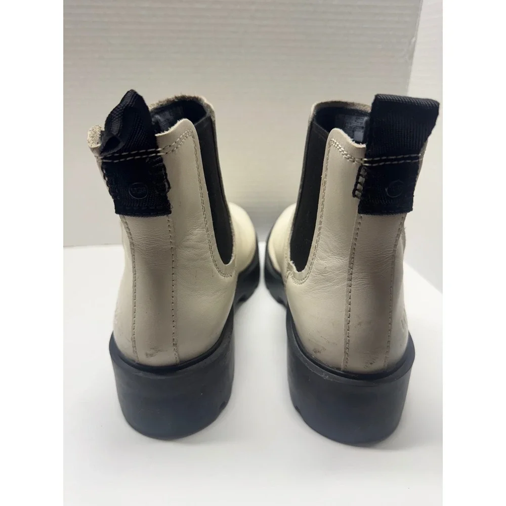 UGG Ashton Chelsea Boots Bright White Leather‎ Lug Sole 1115891 Womens 10